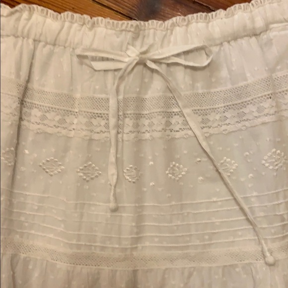 15. Kopal Skirt in White Lace - Picture 2 of 6